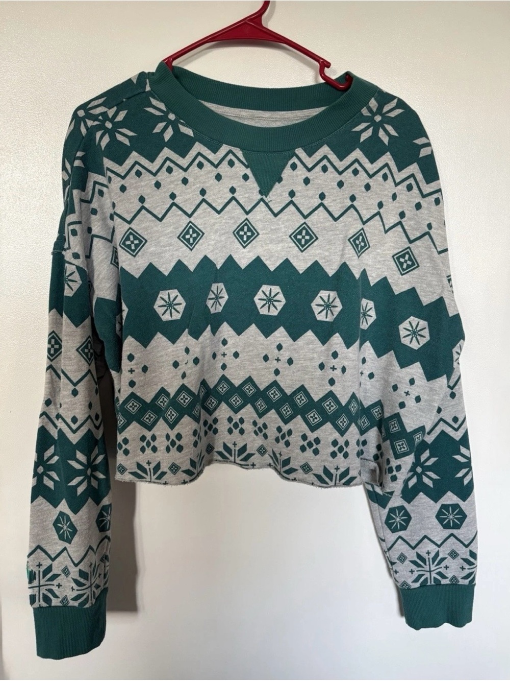 Colsie Christmas Fair Isle Fleece Sweater Crew Neck Large Green/Gray Crop Top